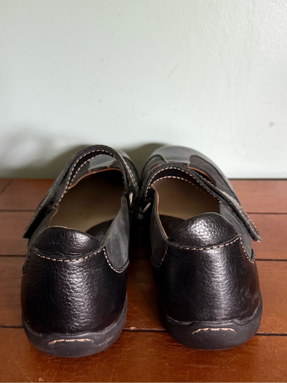 Born Women’s Black Leather Adjustable Strap Mary Jane Flats Size 9/EU 40.5 - Picture 5 of 9